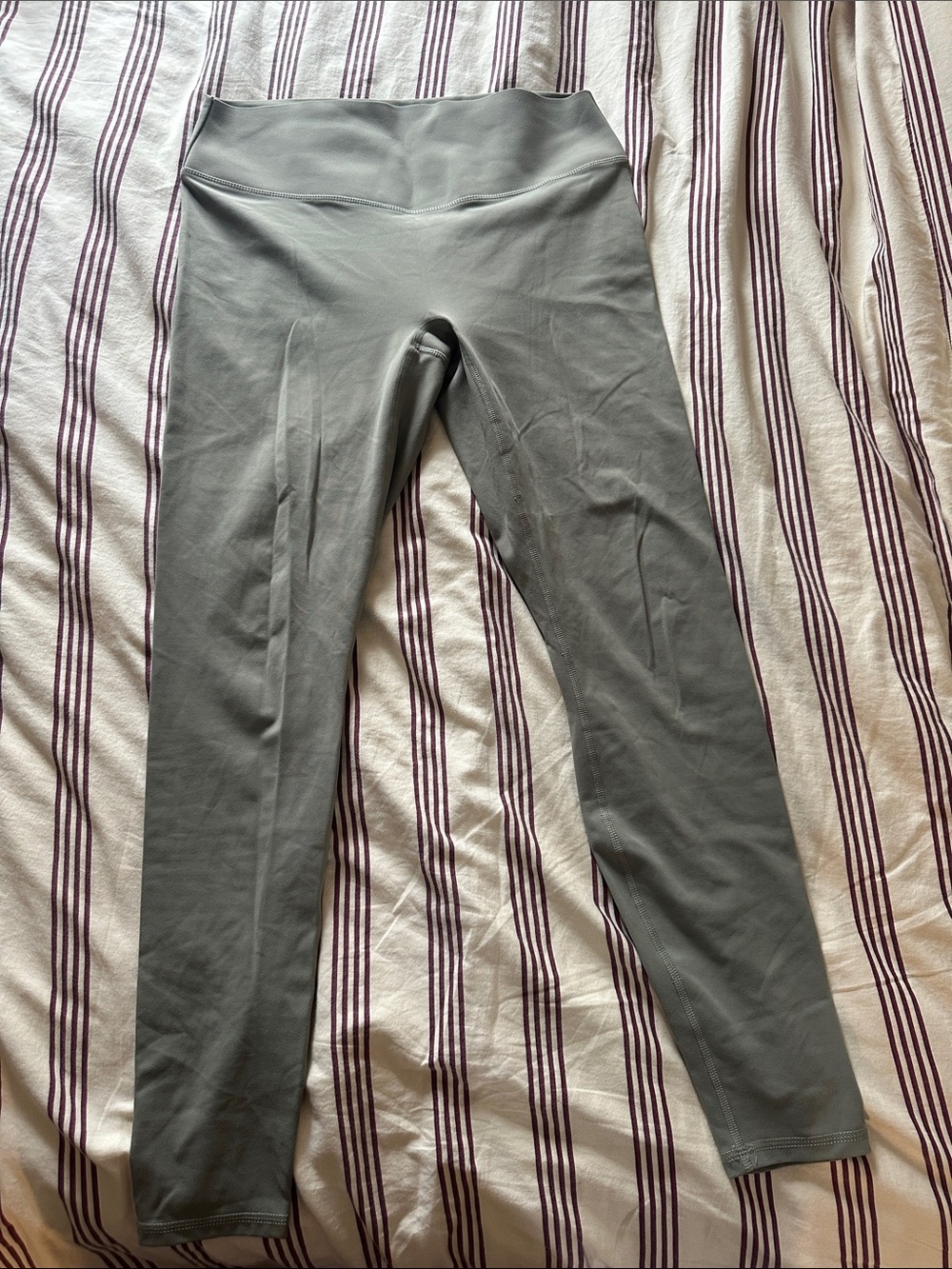 High-Rise Women’s Leggings in Olive Green